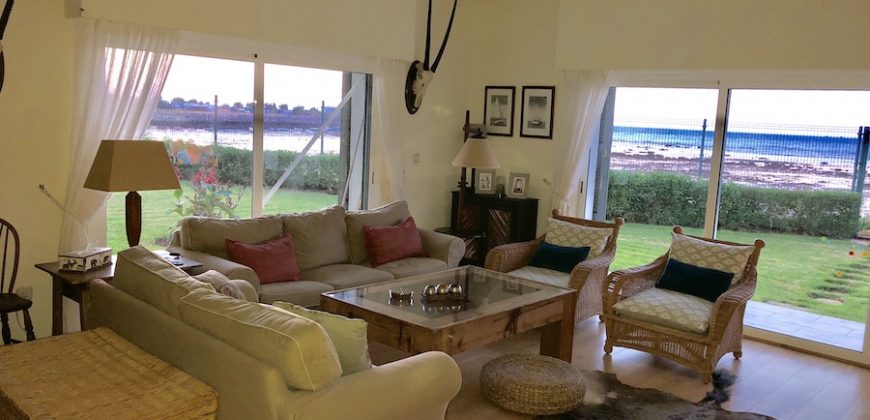 655, Casa a pie de playa