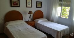 426, se alquila en JULIO casa con espectacular jardin