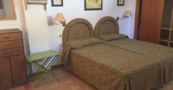 426, se alquila en JULIO casa con espectacular jardin