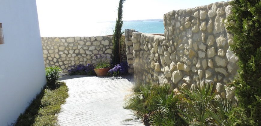 337, alquila por temporada casa al borde del mar