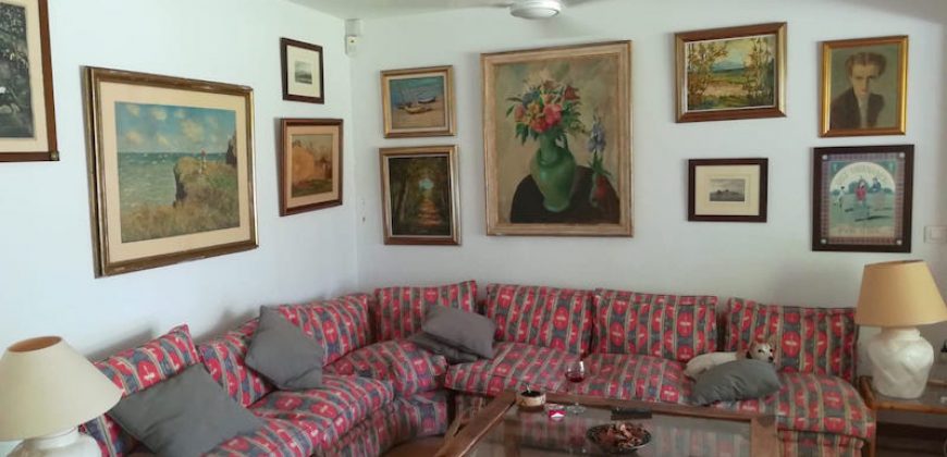 426, se alquila en JULIO casa con espectacular jardin