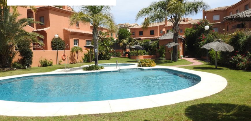 698, disponible en Junio hasta 15 Julio adosado al lado de la playa
