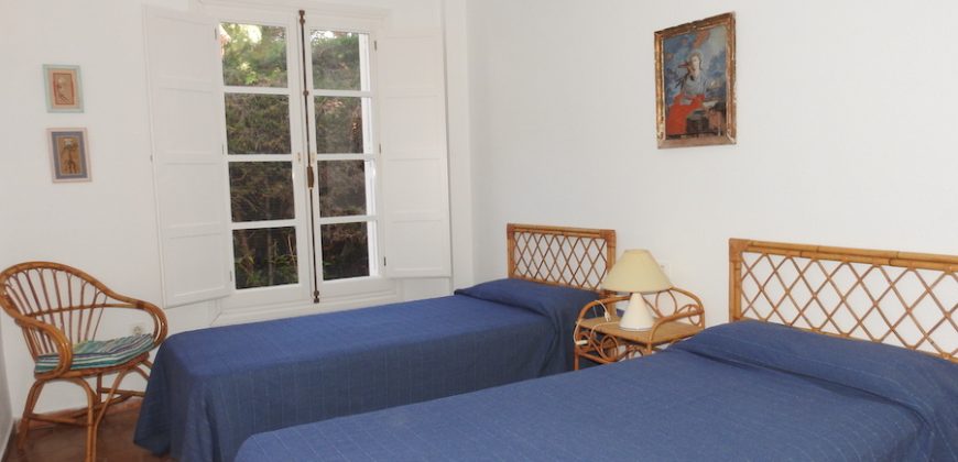651, se alquila en Julio esta casa en Vistahermosa cerca de la playa