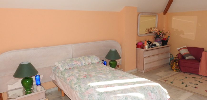 657, casa en Vistahermosa al lado de la Casa Grande
