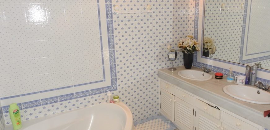 657, casa en Vistahermosa al lado de la Casa Grande
