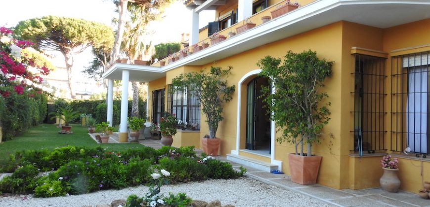 657, casa en Vistahermosa al lado de la Casa Grande