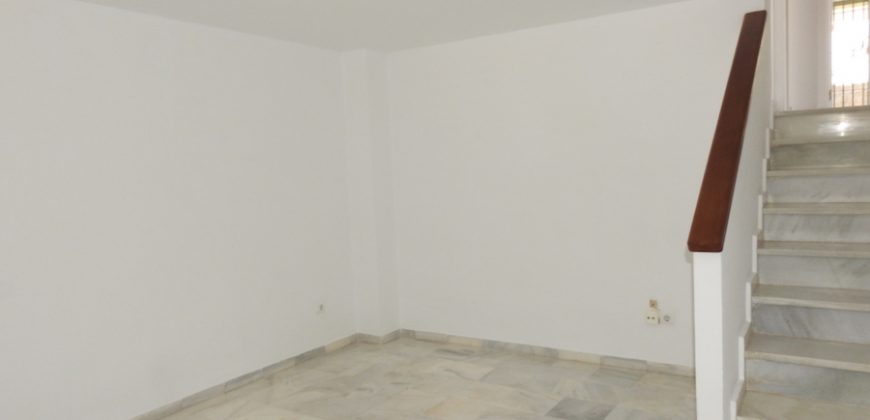 667, casa en alquiler entre Vistahermosa y Puerto Sherry