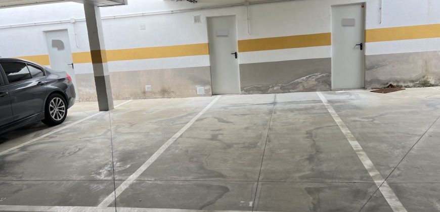 736, Se alquila anual ático a estrenar