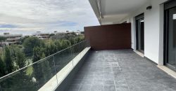 736, Se alquila anual ático a estrenar