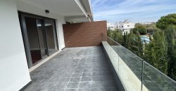 736, Se alquila anual ático a estrenar