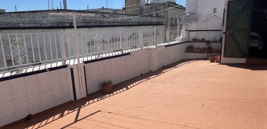 764, Vivienda en centro urbano